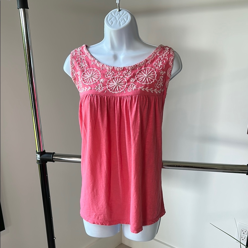 Crown & Ivy top with Elegant Design